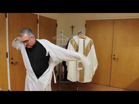 The Priest's Vestments part 2  |  Mass Moments Episode 4