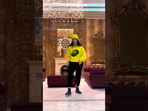 رقص دختر حاجی 😉🔥 با اجرای فوق العاده 💃💣#دهه_۸۰ #زن_زندگی_آزادی #dance #dancer