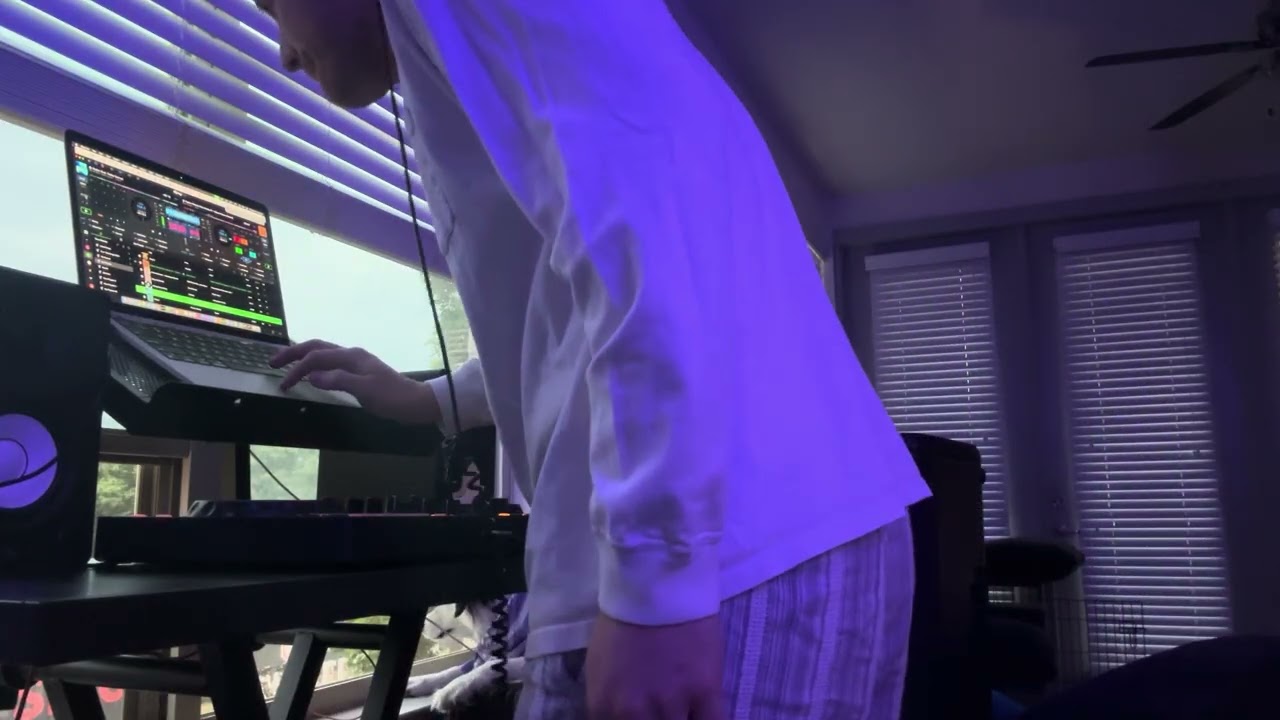 Promotional video thumbnail 1 for Hey Alec