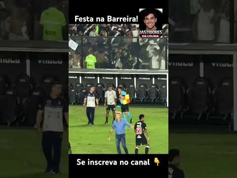 Festa da torcida do Vasco após a virada contra o São Paulo em São Januário. A Barreira virou baile!
