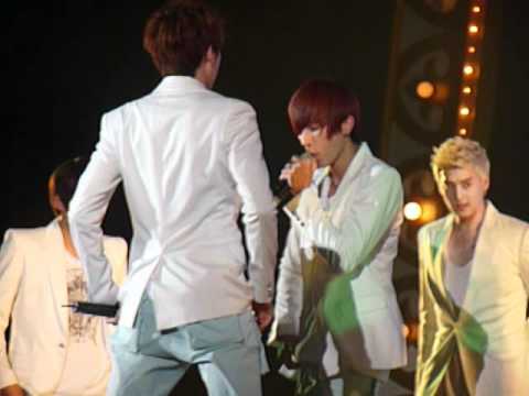 120623 - U-KISS @ Lotte World - Doradora