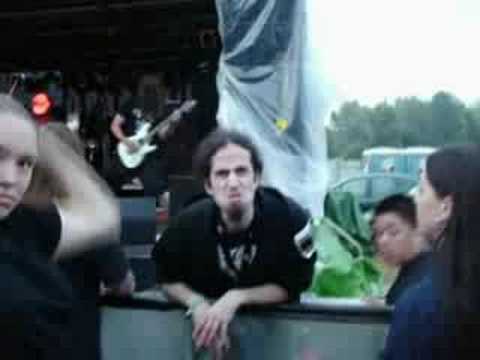 Goreminister of SORE wants to Stagedive