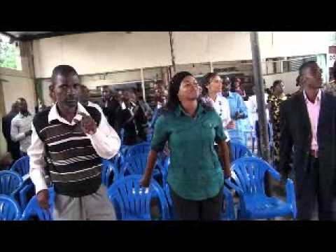 Marcos Freire e Jonnes ministrando na África - República Democrática do Congo