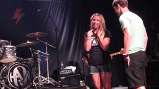 Hanson &quot;Give A Little&quot; Atlanta 2013- Nikki!
