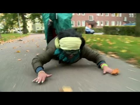 The Ugly Panther flyger genom Linköping - Spring! (TV4)