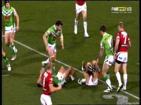 Blake Ferguson and Jason Nightingale Head Clash in mid air.