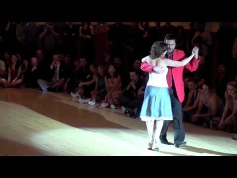  Gustavo Benzecry Sabá  and  Maria Olivera  are  dancing  to  the  milonga  "  Que Tiempo Aquel  "
