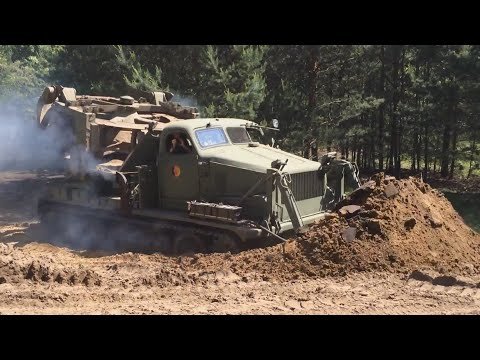 МДК-2М БАТ-М planiert Caterpillar T-55 Jüterbog 2014