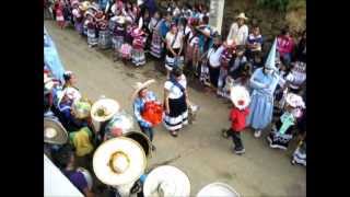 preview picture of video 'Tradiciones de Carapan Michoacán. La Cañada de los Once Pueblos.'