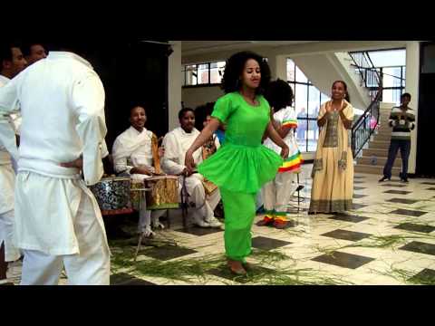 Melaku Belay presents Ahun @ Addis Abeba University,May 2011; Part 2