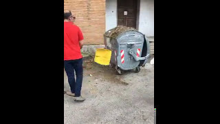 cittadini-puliscono-discarica