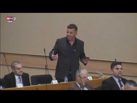 Hurtić upao u sopstvene makaze, nemušto pravdanje što su Bošnjaci glasali za Dodika i Karana 