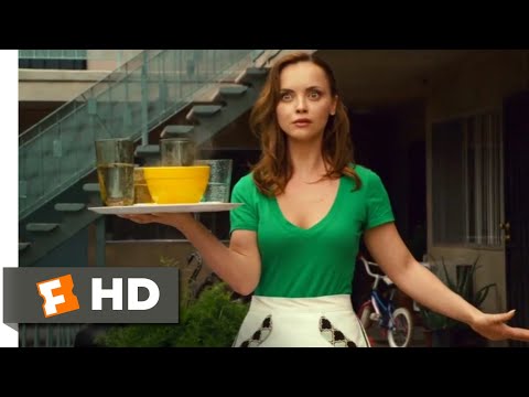 バッキー・ラーソンスターになるために生まれてきた」（2011年） - レストランでのトレーニングシーン（3/9）｜Movieclips (Bucky Larson: Born to Be a Star (2011) - Restaurant Training Scene (3/9) | Movieclips)