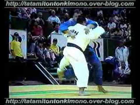 JUDO 2002 World Team Championships: Yasuyuki Muneta 棟田 康幸 (JPN) - Frederic LeCanu (FRA)