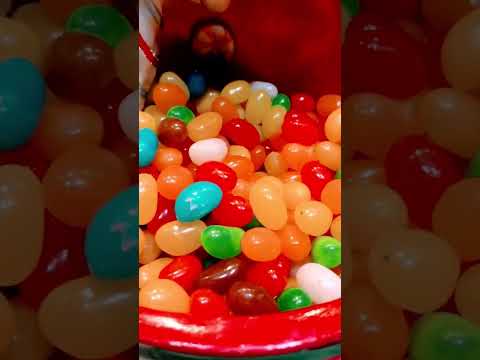 Cutest sta.claus and his sweet gummy bears#Sta.Claus#makemetrend.#shorts #shortvideo #viral