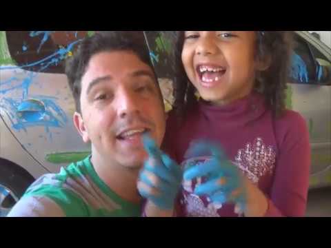 JÚLIA E JOÃO PINTAR O CARRO DO PAPAI TOYKIDS PARA COPA BRASIL