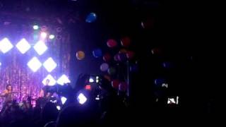 Matt &amp; Kim - &quot;It&#39;s A Fact(Printed Stained)&quot; Live (10/15/2010)