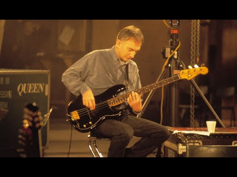 John Deacon Throws His Bass Guitar - Subscribe @ChamisBass for more Queen Bass videos
