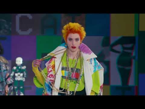 ドルチェ＆ガッバーナがミラノファッションウィークでコレクションを発表 (Dolce & Gabbana presents its collection at Milan Fashion Week)