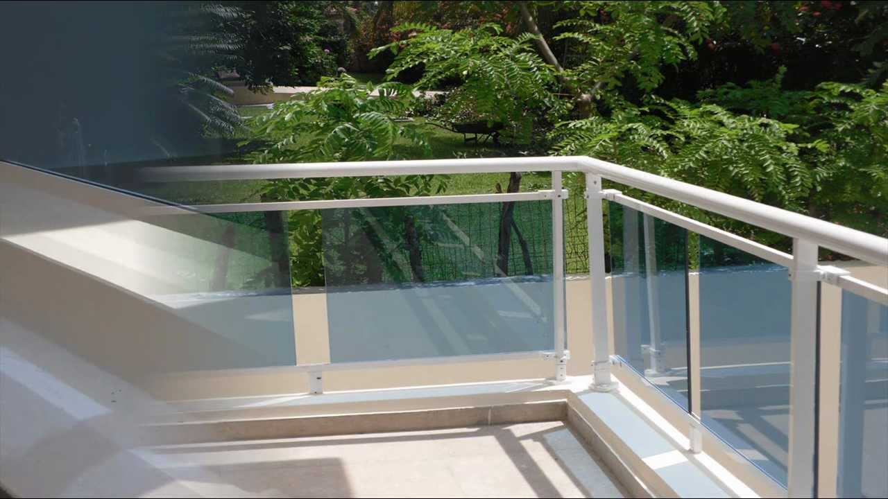 BARANDA EN ALUMINIO BLANCO