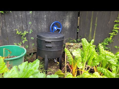 Setting Up A Can-O-Worms Worm Farm........And Learning Why Instructions Are Important!