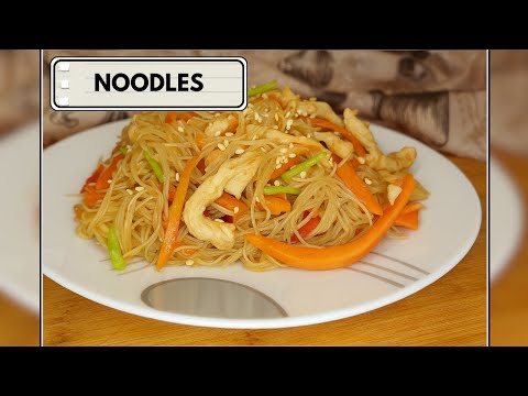 Ricetta Noodles con Pollo e Verdure | Cucina Asiatica Facile e Deliziosa! 🍜