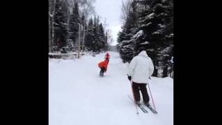 preview picture of video 'video1.mov: Skiing Mont Saint Sauveur'