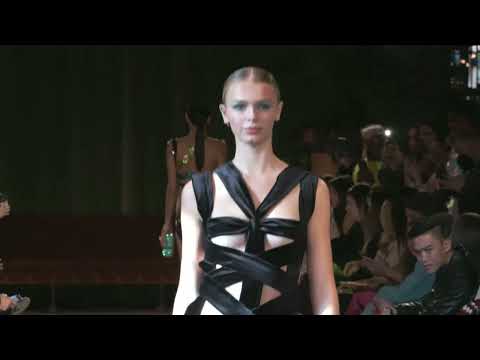 Bronx and Banco New York Woman FW 22-23