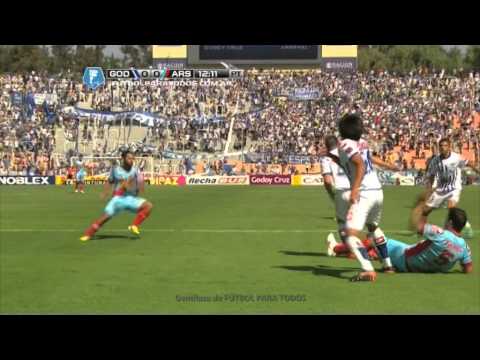 Carranza le ataja un penal a Furch. Godoy Cruz 0 Arsenal 0. Final 2014. Fecha 9. Fútbol Para Todos.