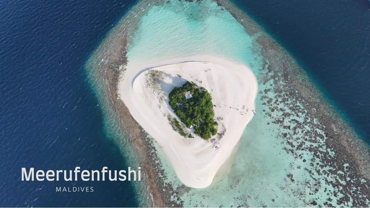 Meerufenfushi - Maldives | Drone over the heart shaped island