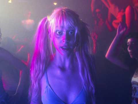 BĘÃTFÓØT and FÜT