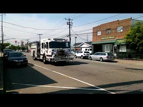 New Hyde Park Engine 173 Responding to a Call