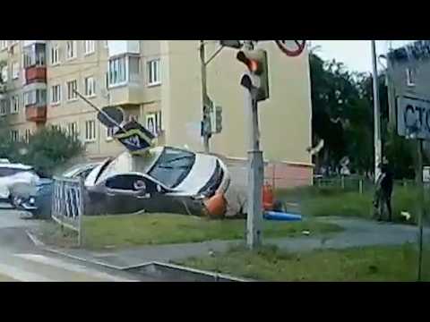 "Чери Тигго" завалил на крышу "Киа Рио". Real video