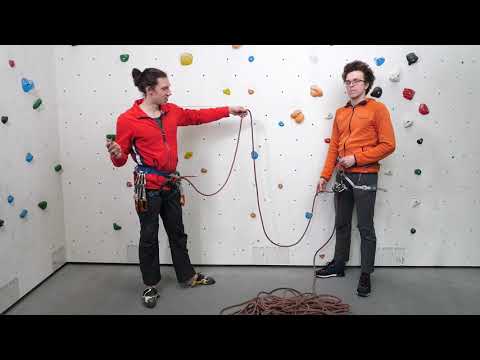 Instruction Lead Climbing 1 - Tie in and partner check