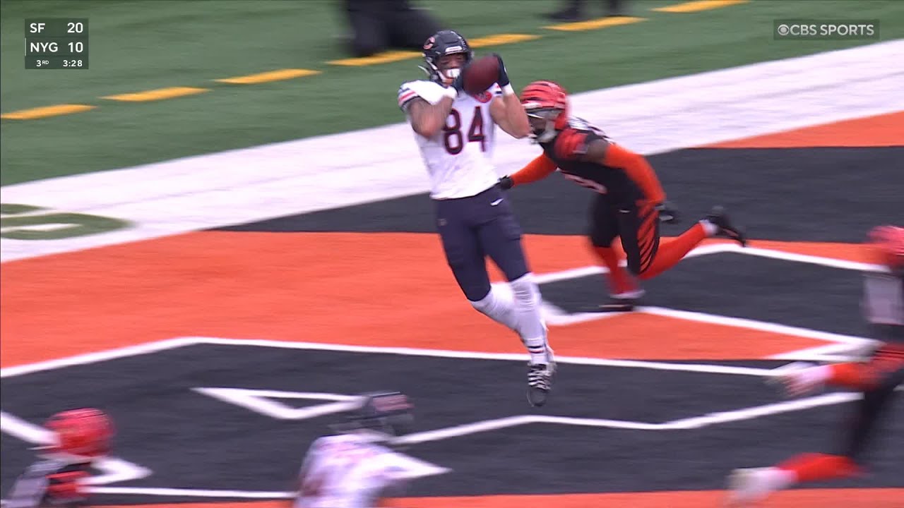 Caleb zips pass to Loveland for Bears' TD