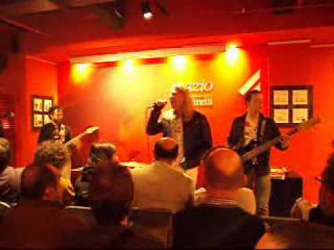 Dirty Actions - Rosa Shocking [Feltrinelli di Genova - 29.03.12]