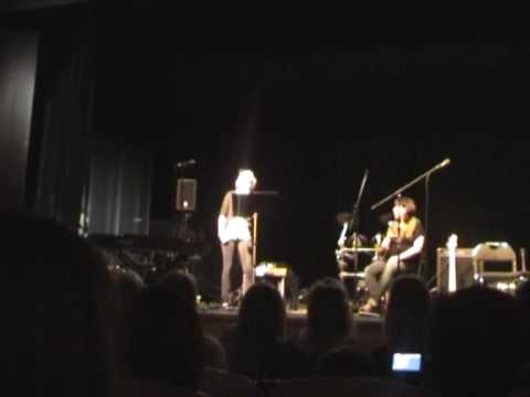 Amanda Karlsson - Mad world