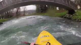 preview picture of video 'Kayak à l'espace eau vive de Sault Brenaz - nov 2014'