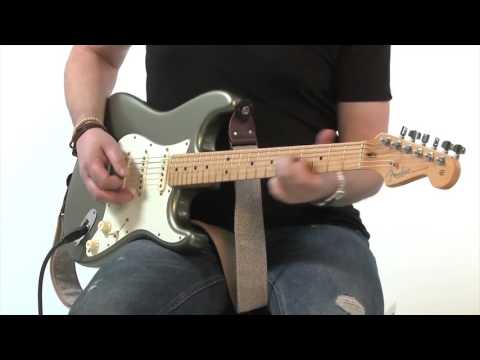 Vox AV Series Tube Guitar Combo Amplifiers Overview | Full Compass