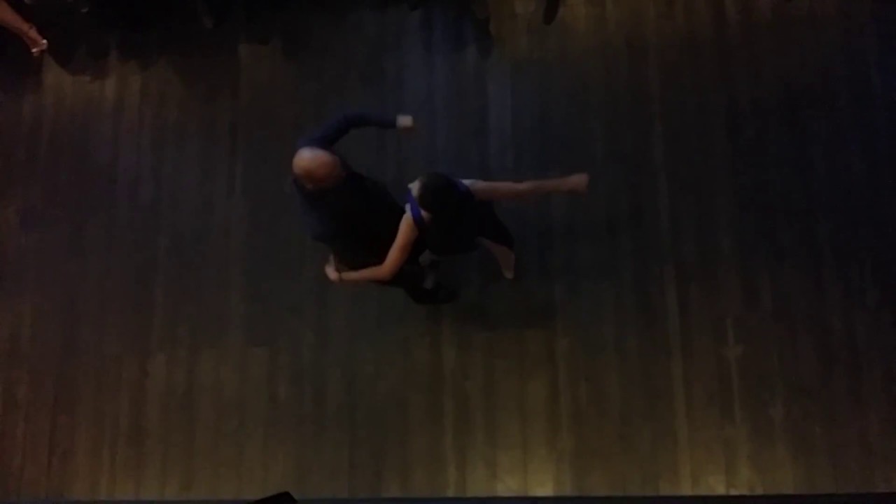 Video thumbnail for Patricie Poráková a Javier Antar z ptačí persperktivy tančí na El Cachivache