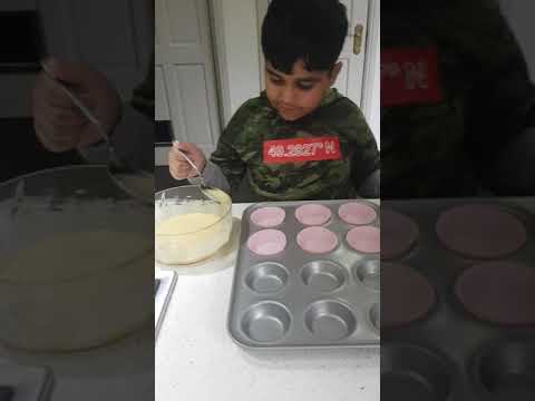 Baldip is making Unicorn fairy cupcakes 🦄🧁🚀🚀