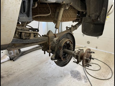 Nissan Frontier M226 axle seal replacement