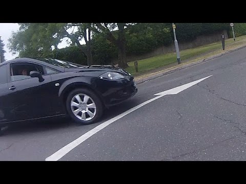 KM57HBE - Roundabout Charge