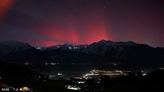 Seltene rote und rosafarbene Polarlichter über Europa von Irland bis Österreich