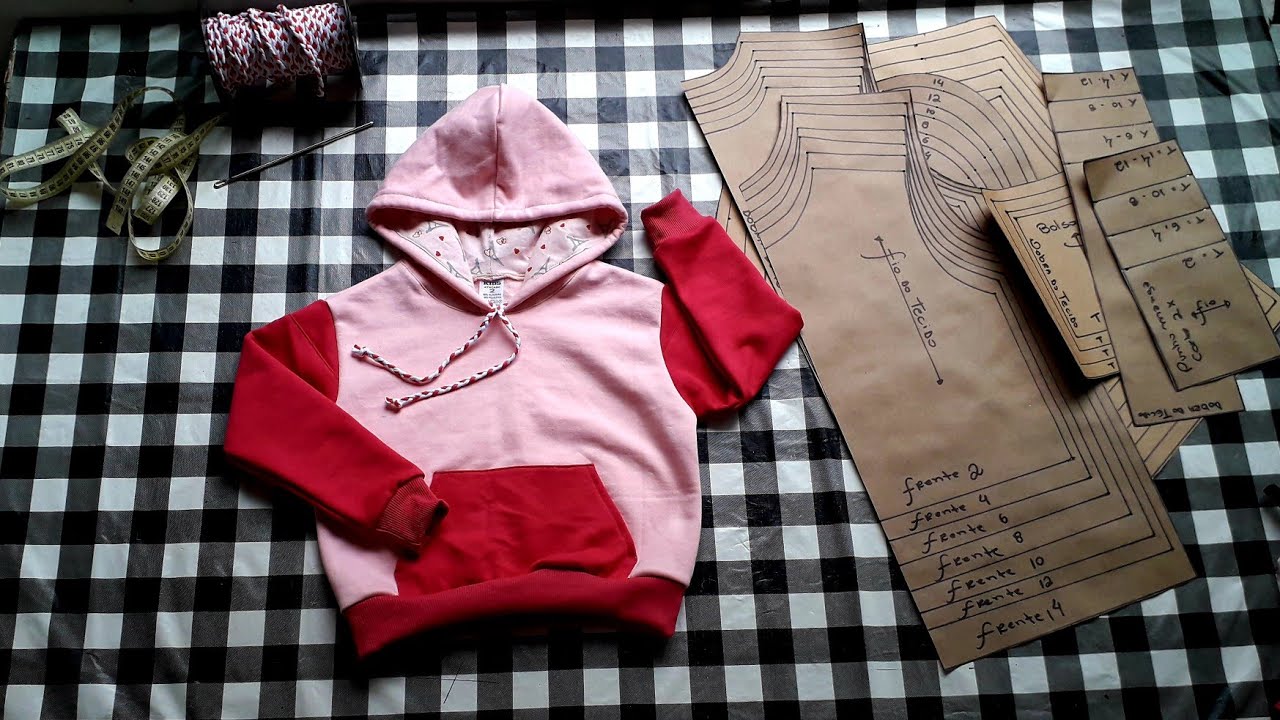 Watch Now Como fazer blusa de moletom infantil... tamanhos 2, 4, 6, 8, 10, 12 e 14 Como fazer blusa de moletom infantil... tamanhos 2, 4, 6, 8, 10, 12 e 14