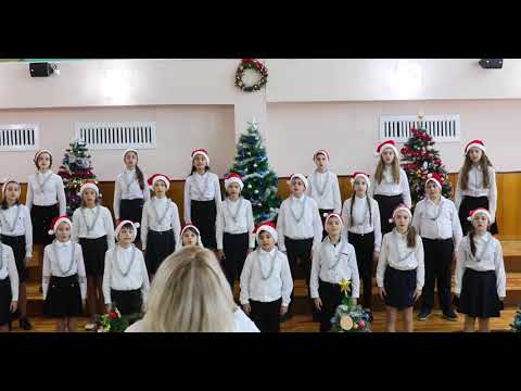 "Se aude-un clopoțel", vers. și muzică M.Ungureanu; corul de vârstă medie "Doinița", IPLT "N.Iorga".