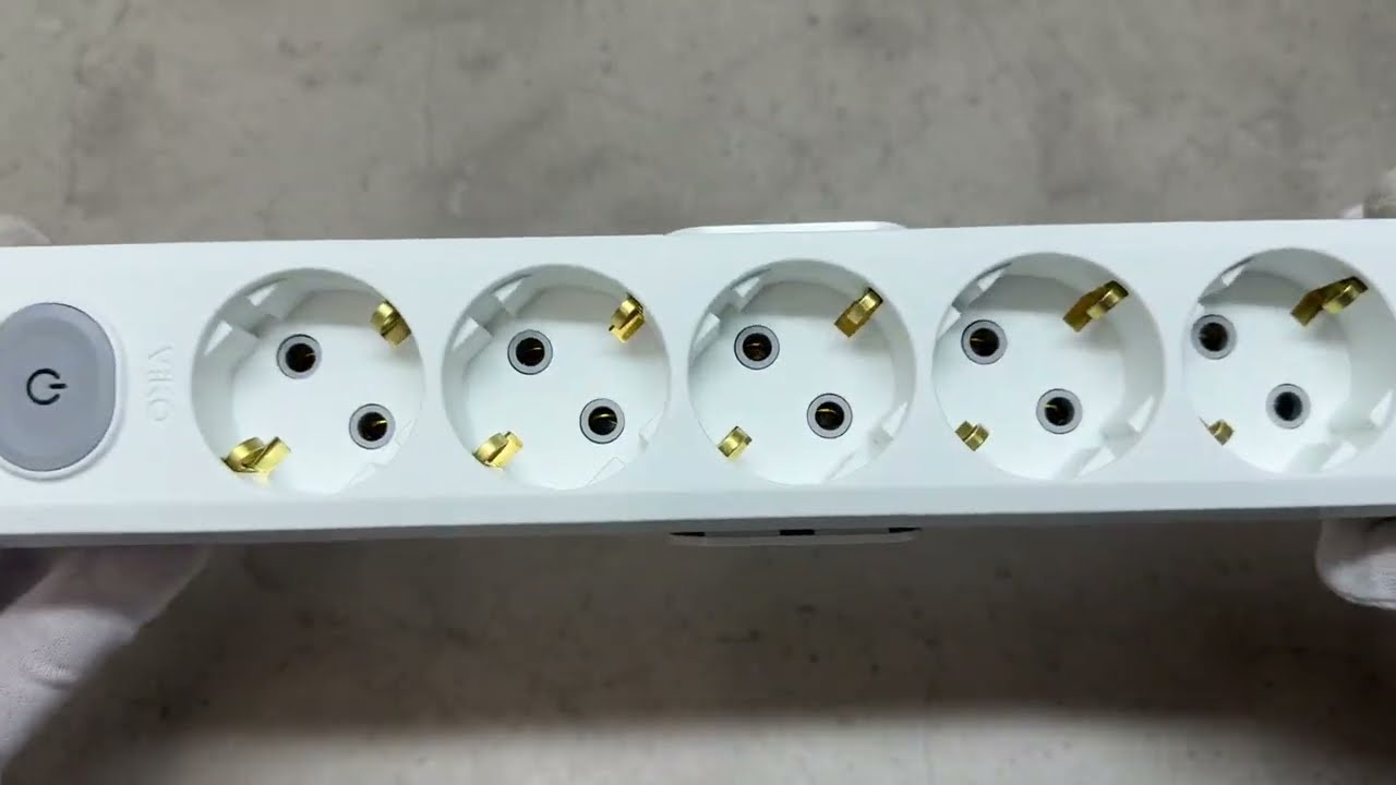 Колодка VIKO 6 гнезд с заземленнием с кнопкой белая Multi-Let 90118600