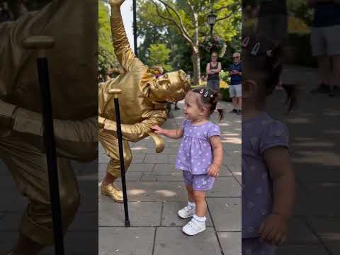 She Saw a Living Statue… Her Reaction Is Too Cute! 😍 #Cute