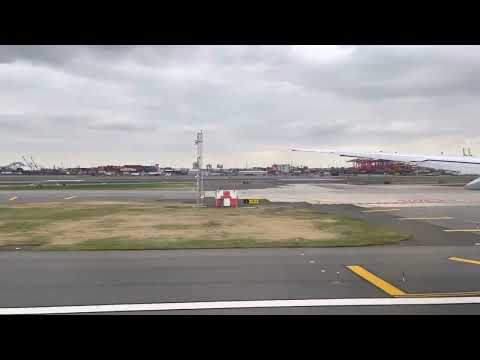 United Airlines Boeing 777-300ER Takeoff at KEWR