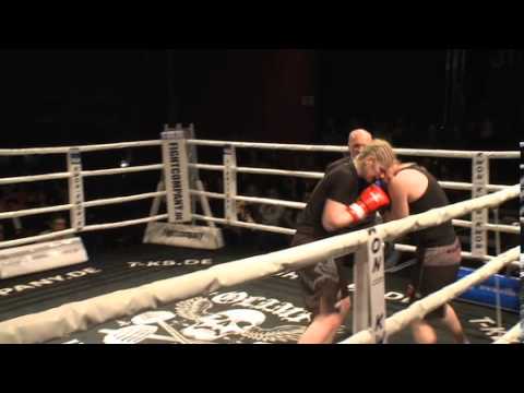 FIGHTNIGHT 2014 Sarah Mester vs Christine Labod DM Titelkampf